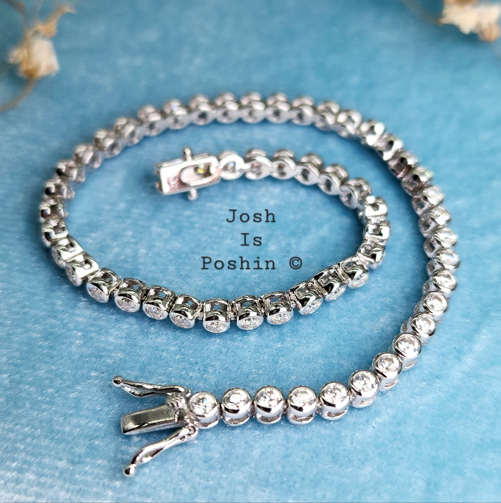 BOUTIQUE 925 Silver and Moissanite Bracelet.